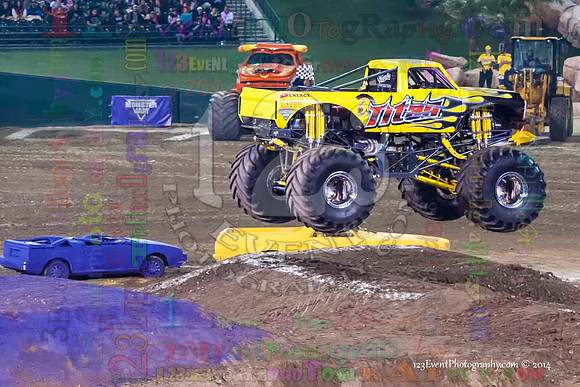 2014-01-11 MONSTER JAM® @ Anaheim Angel Stadium