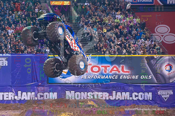 2014-01-11 MONSTER JAM® @ Anaheim Angel Stadium