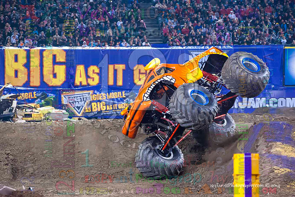 2014-01-11 MONSTER JAM® @ Anaheim Angel Stadium