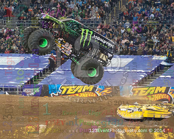 2014-01-18 MONSTER JAM® @ Qualcomm Stadium