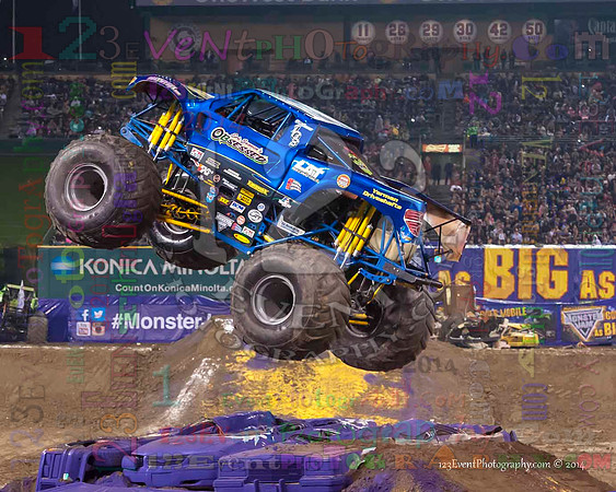 2014-01-11 MONSTER JAM® @ Anaheim Angel Stadium