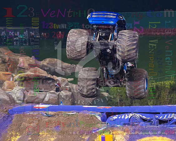 2014-01-11 MONSTER JAM® @ Anaheim Angel Stadium
