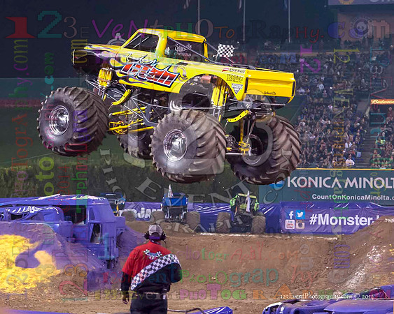 2014-01-11 MONSTER JAM® @ Anaheim Angel Stadium