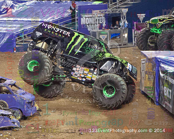 2014-01-18 MONSTER JAM® @ Qualcomm Stadium