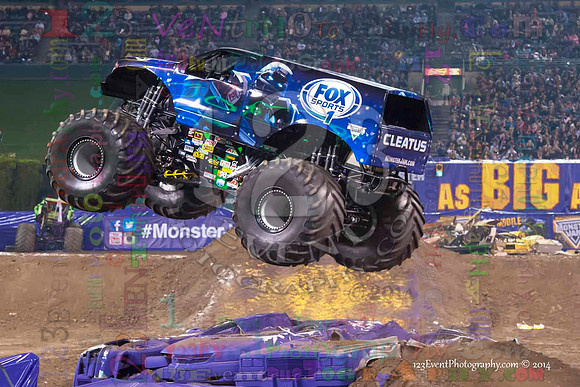 2014-01-11 MONSTER JAM® @ Anaheim Angel Stadium