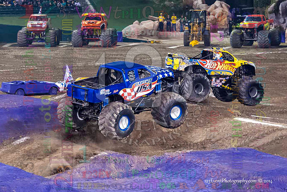 2014-01-11 MONSTER JAM® @ Anaheim Angel Stadium