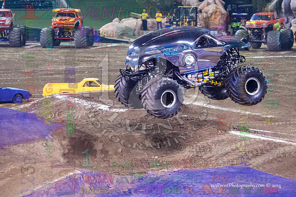 2014-01-11 MONSTER JAM® @ Anaheim Angel Stadium