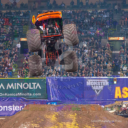 2014-01-11 MONSTER JAM® @ Anaheim Angel Stadium