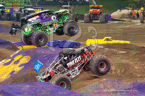 2014-01-11 MONSTER JAM® @ Anaheim Angel Stadium