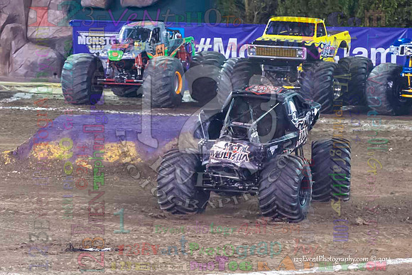 2014-01-11 MONSTER JAM® @ Anaheim Angel Stadium