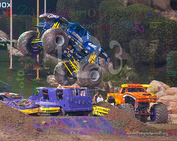 2014-01-11 MONSTER JAM® @ Anaheim Angel Stadium