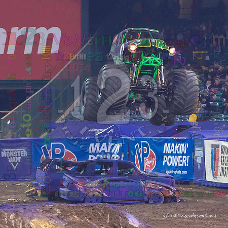 2014-01-11 MONSTER JAM® @ Anaheim Angel Stadium