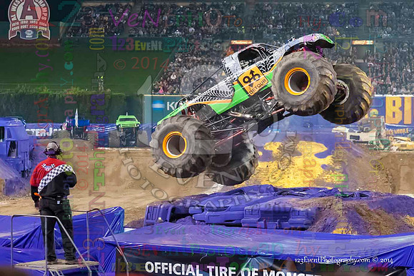 2014-01-11 MONSTER JAM® @ Anaheim Angel Stadium