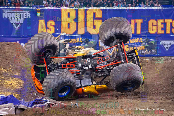 2014-01-11 MONSTER JAM® @ Anaheim Angel Stadium