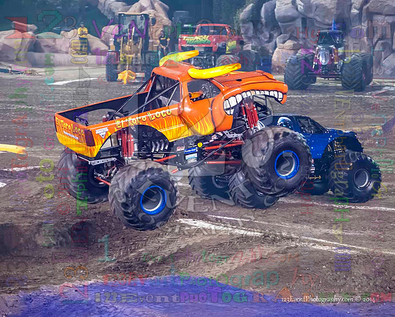 2014-01-11 MONSTER JAM® @ Anaheim Angel Stadium