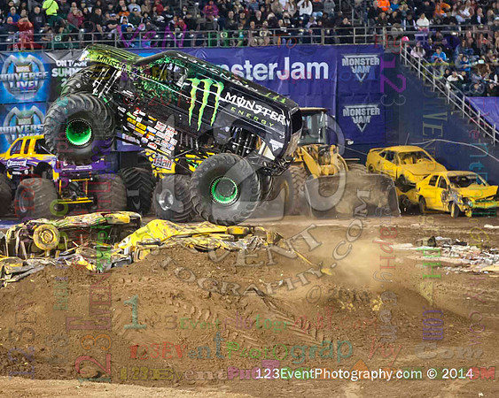 2014-01-18 MONSTER JAM® @ Qualcomm Stadium