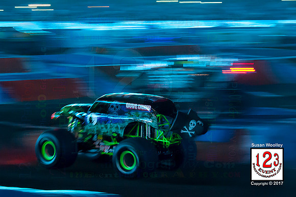 2017-01-14 MONSTER JAM® Anaheim #1