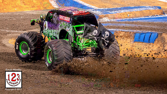 2017-01-14 MONSTER JAM® Anaheim #1