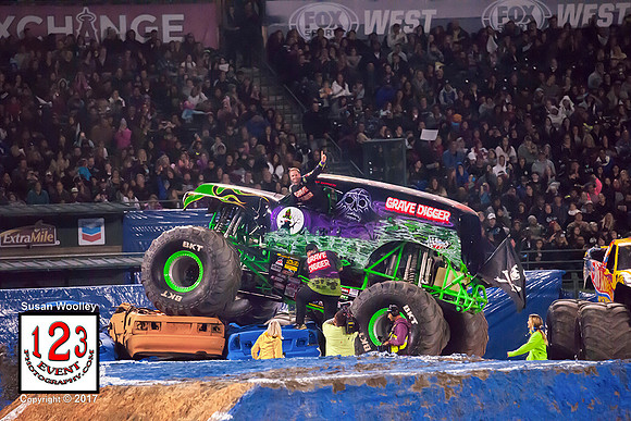 2017-01-14 MONSTER JAM® Anaheim #1