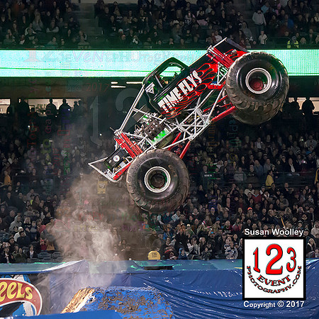 2017-01-14 MONSTER JAM® Anaheim #1