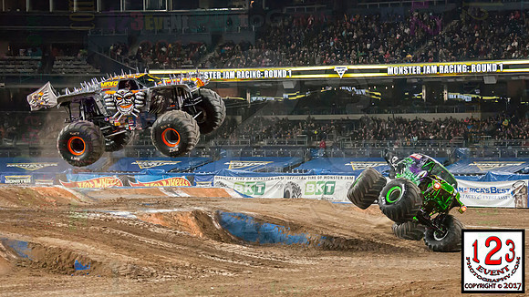 2017-01-21 MONSTER JAM® San Diego #1