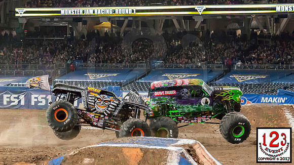 2017-01-21 MONSTER JAM® San Diego #1