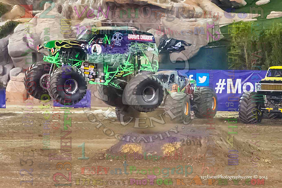 2014-01-11 MONSTER JAM® @ Anaheim Angel Stadium