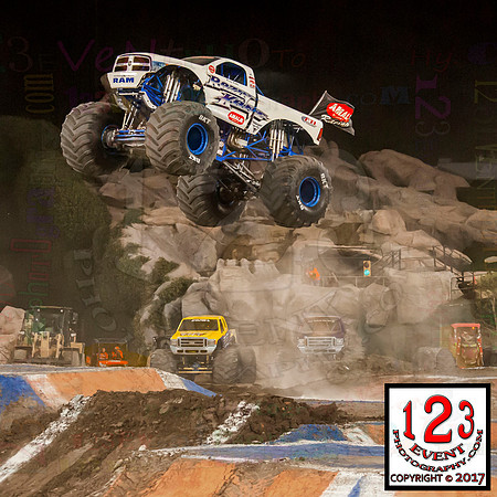 2017-01-28 MONSTER JAM® Anaheim #2