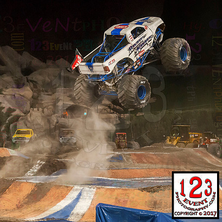 2017-01-28 MONSTER JAM® Anaheim #2