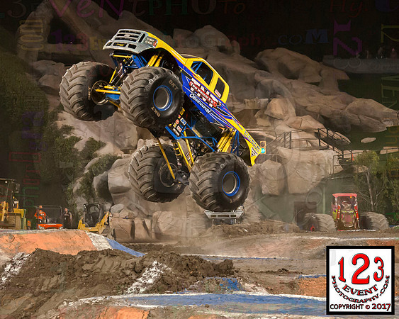 2017-01-28 MONSTER JAM® Anaheim #2