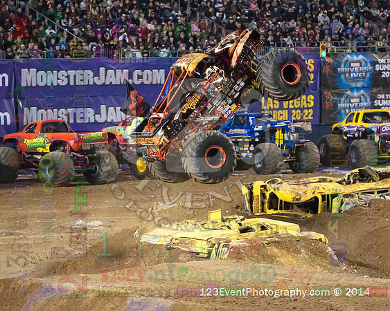 2014-01-18 MONSTER JAM® @ Qualcomm Stadium