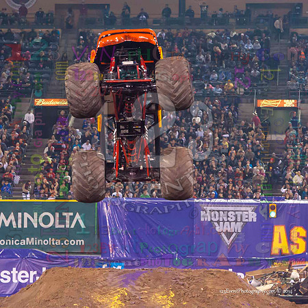 2014-01-11 MONSTER JAM® @ Anaheim Angel Stadium