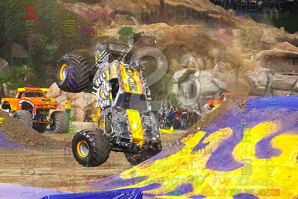 2014-01-11 MONSTER JAM® @ Anaheim Angel Stadium