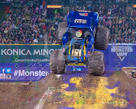 2014-01-11 MONSTER JAM® @ Anaheim Angel Stadium