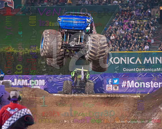 2014-01-11 MONSTER JAM® @ Anaheim Angel Stadium