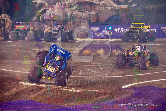 2014-01-11 MONSTER JAM® @ Anaheim Angel Stadium