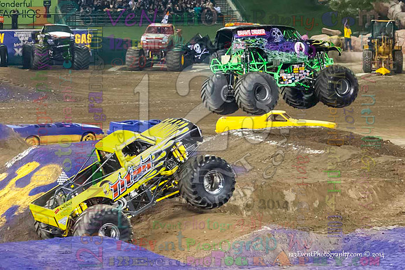 2014-01-11 MONSTER JAM® @ Anaheim Angel Stadium