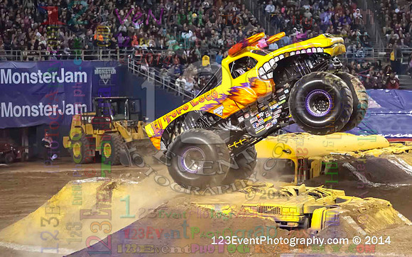 2014-01-18 MONSTER JAM® @ Qualcomm Stadium