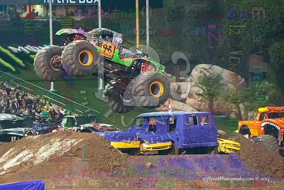 2014-01-11 MONSTER JAM® @ Anaheim Angel Stadium