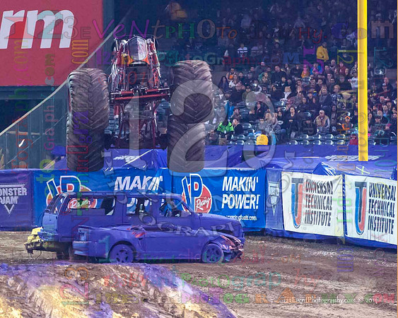 2014-01-11 MONSTER JAM® @ Anaheim Angel Stadium