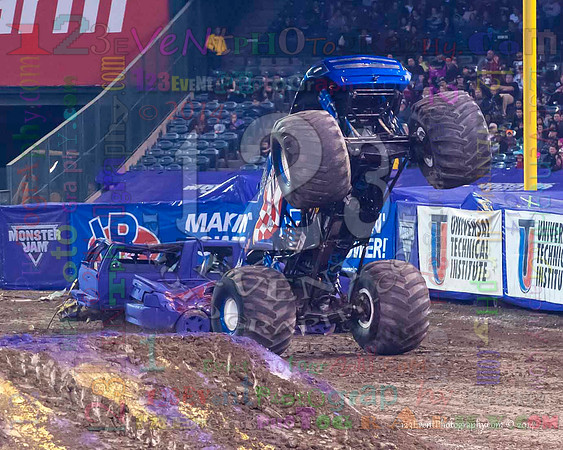 2014-01-11 MONSTER JAM® @ Anaheim Angel Stadium