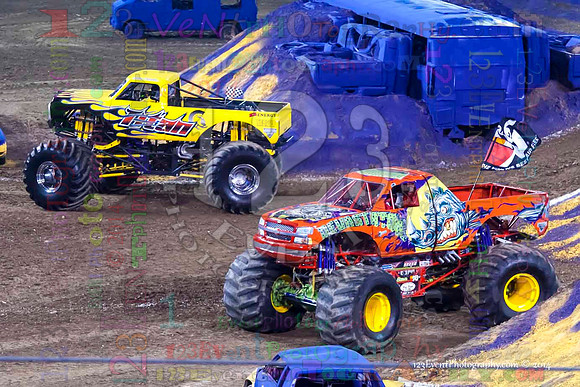 2014-01-11 MONSTER JAM® @ Anaheim Angel Stadium