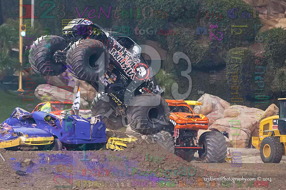 2014-01-11 MONSTER JAM® @ Anaheim Angel Stadium