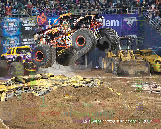 2014-01-18 MONSTER JAM® @ Qualcomm Stadium