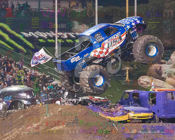 2014-01-11 MONSTER JAM® @ Anaheim Angel Stadium