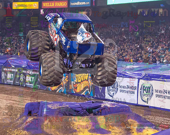2014-01-11 MONSTER JAM® @ Anaheim Angel Stadium