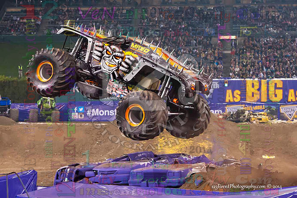 2014-01-11 MONSTER JAM® @ Anaheim Angel Stadium