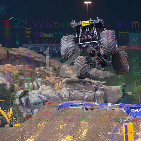 2014-01-11 MONSTER JAM® @ Anaheim Angel Stadium