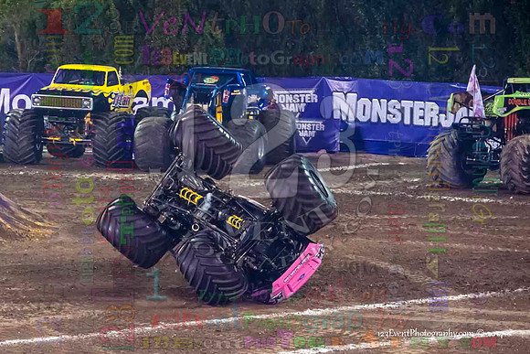 2014-01-11 MONSTER JAM® @ Anaheim Angel Stadium