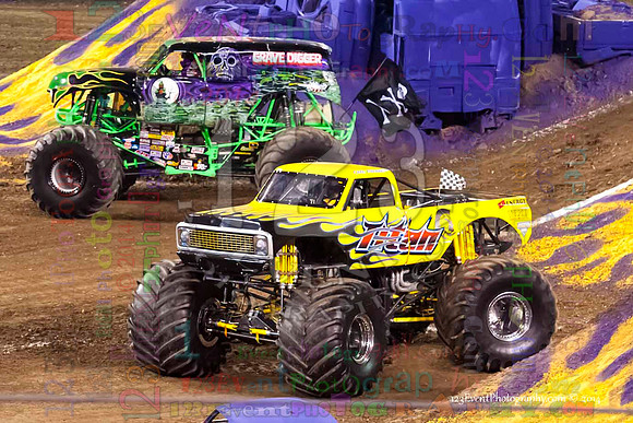 2014-01-11 MONSTER JAM® @ Anaheim Angel Stadium